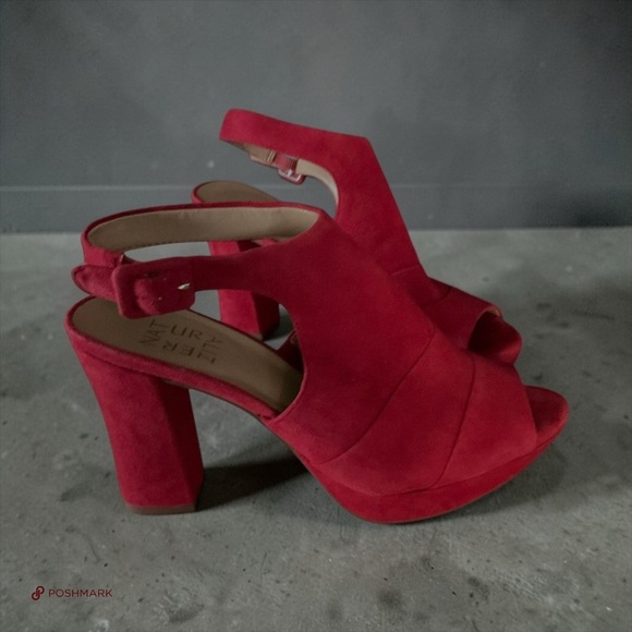 💖 Naturalizer Red Suede Peep Toe Block Heels 💖 - Picture 2 of 2